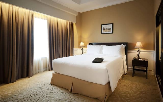 Royal Kuningan Hotel - photo 4