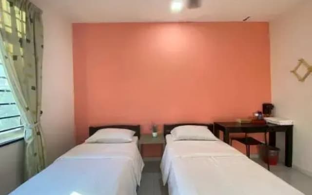 Besut Guesthouse - photo 2