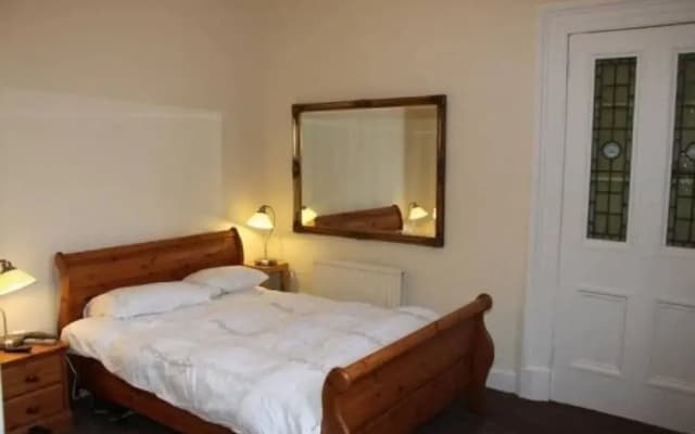 Victorian Edinburgh Apartment - photo 4