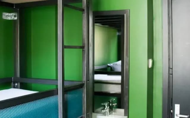 Crossroads Hostel Amsterdam - photo 3