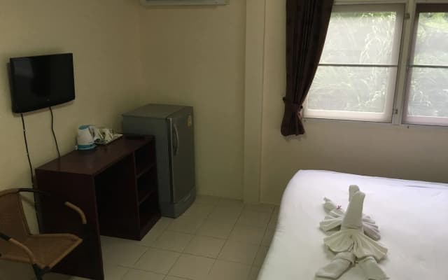 Taphouse Guest House - photo 5