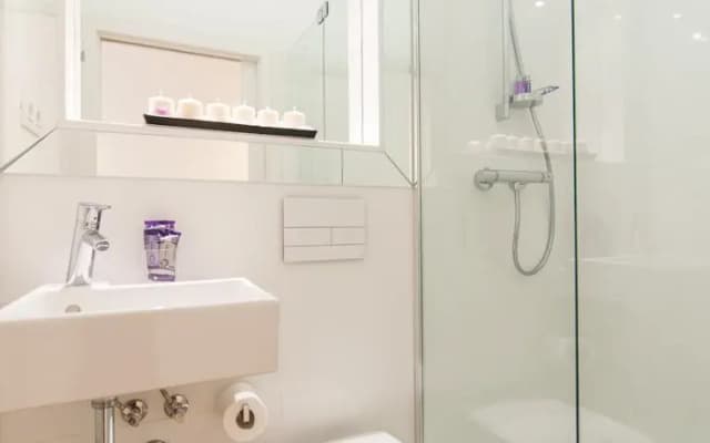 White Apartment - photo 4