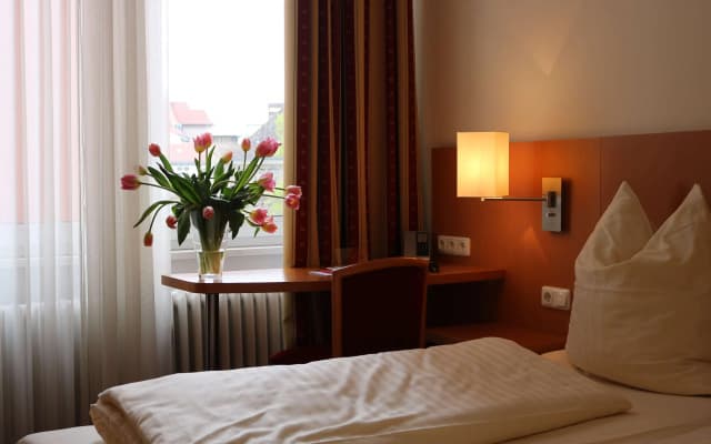 Air in Berlin Hotel - photo 3