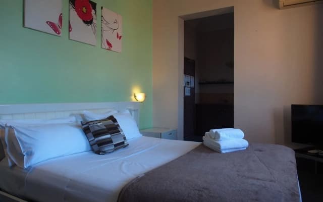 Sydney Wattle Hotel - photo 2