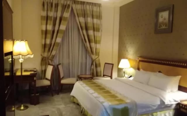OYO 136 Pioneer Hotel Apartments - photo 2