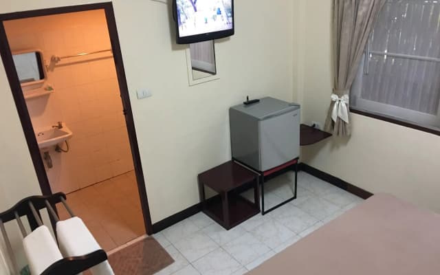 Taphouse Guest House - photo 2