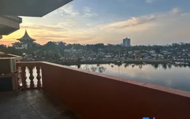 Riverbank Suites 408 - photo 2