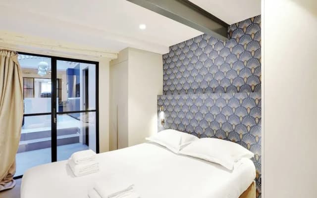 Stunning Apartment - 4br/8p - Mail - photo 3