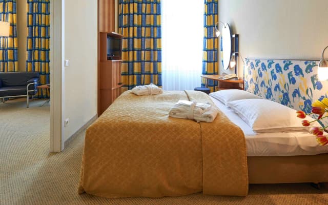 HiLight Suites Hotel - photo 3