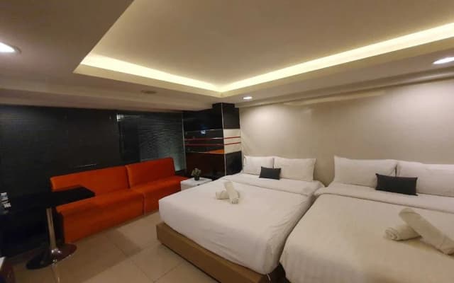 Deco Lux Hotel - photo 2