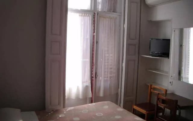 Hostal Tudescos - photo 5
