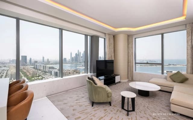 The Palm Tower 1 Corner Bedroom Dubai - photo 4