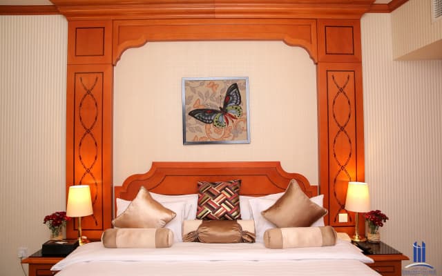 Emirates Concorde Hotel & Suites - photo 2