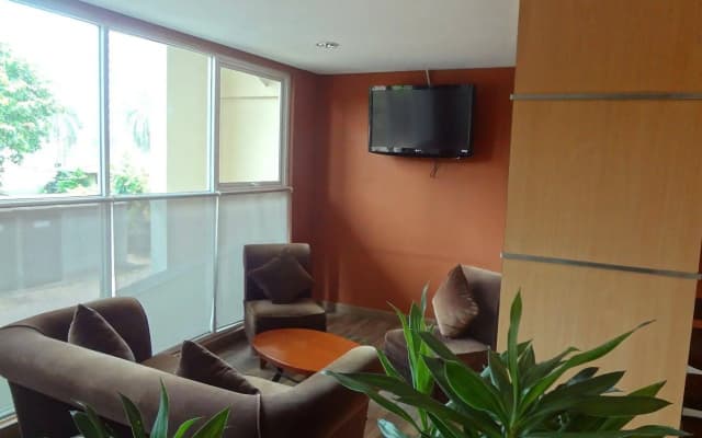 Capital O 203 Prasada Mansion Sudirman - photo 3