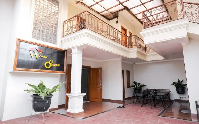 Wisma Delapan - photo 4
