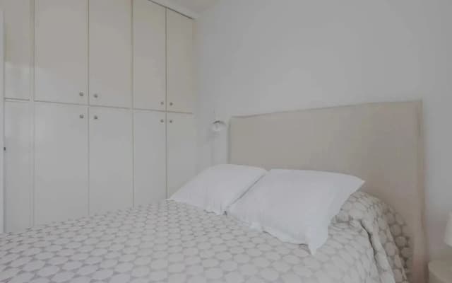 Magnificent Apartment- 2br/4p- Near Sacre-coeur - photo 3
