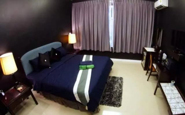 Pitbull Hotel - photo 3