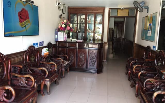 Van Nam Hotel - photo 4