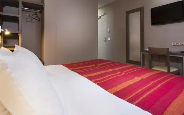 Hotel des Pavillons - photo 4