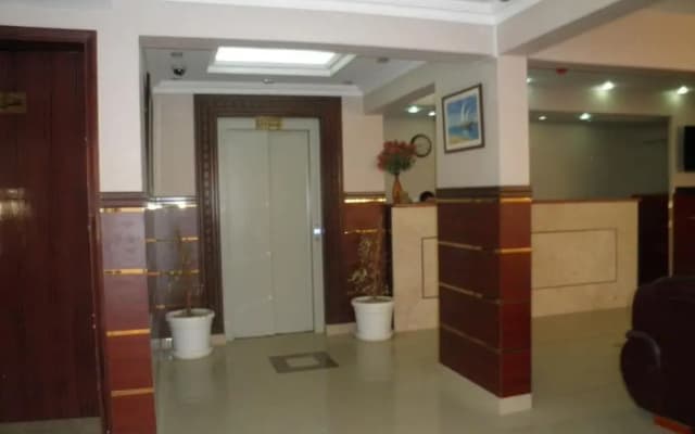 Dolphin Hotel - photo 2