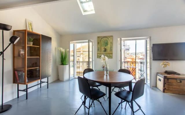 Ross 5- F2, Lumineux, Balcon, Loft, Clim, Vieux-Nice - photo 3