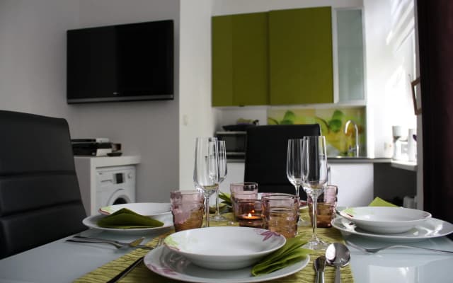 GoVienna Small Modern Apartment - photo 2