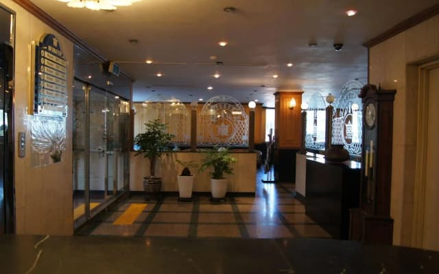Gogoong Hotel - photo 2