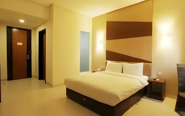 Lynt Hotel Jakarta - photo 4