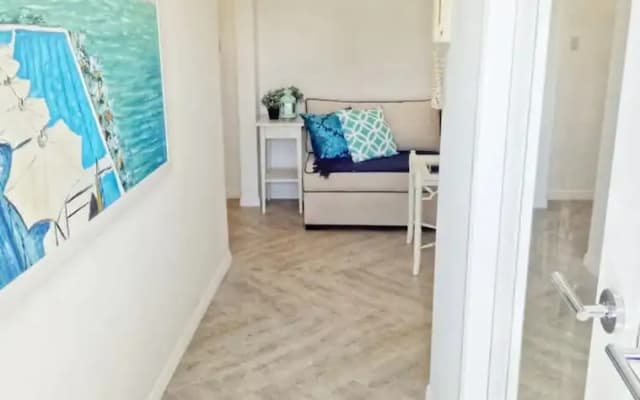 Freshly Renovated Apartment in the Heart of Bondi - photo 5