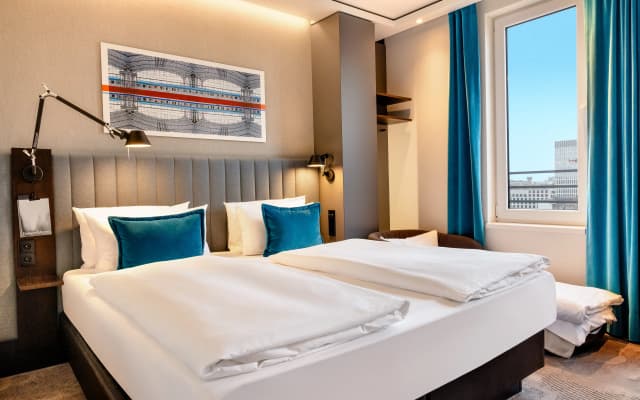 Motel One Berlin-Hauptbahnhof - photo 4