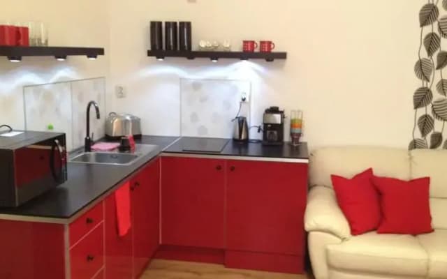 Lonyay Apartment - photo 2
