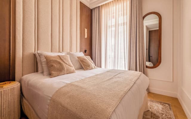Luxury A/C Apt - 6p/3bdr - Arc de Triomphe - photo 2