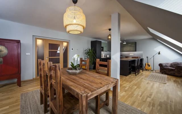 Spacious Treetop Apartment by easyBNB - photo 2