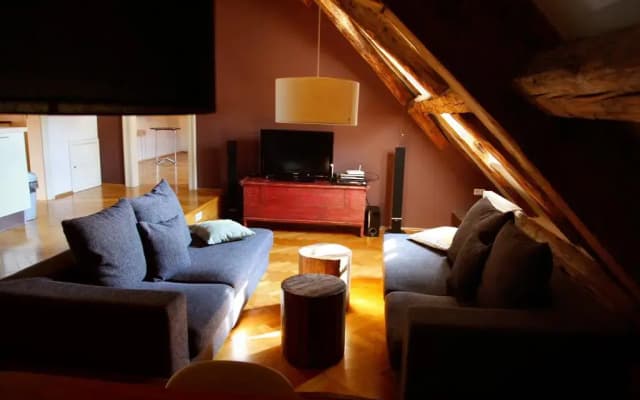 Three Golden Crowns Apartments - photo 4