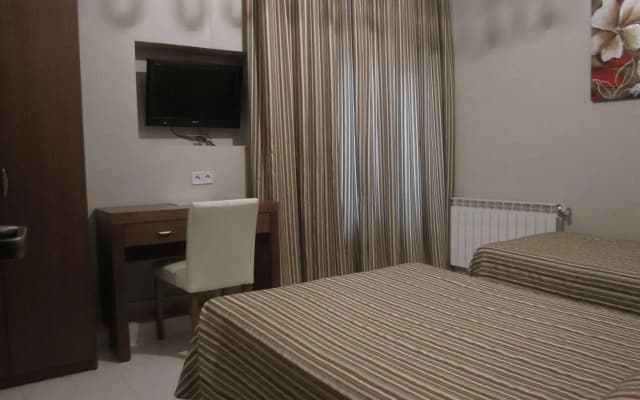 Hostal Atocha Almudena Martin - photo 2