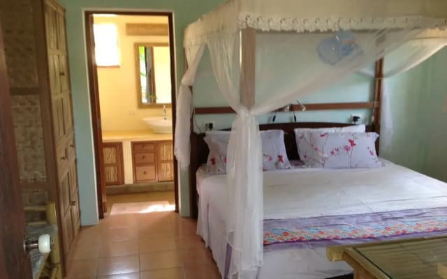 Aree's Lagoon House - photo 2