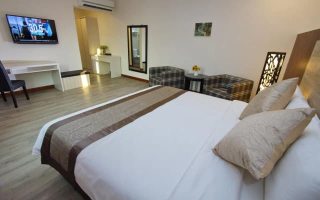Molek Garden Hotel - photo 4