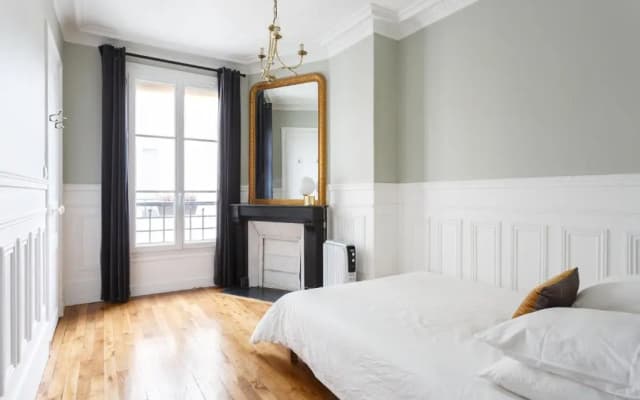 Bright and Newly Renovated 2 Bedroom Apartment, Hip & Central Paris, Montmartre-Opera - photo 2