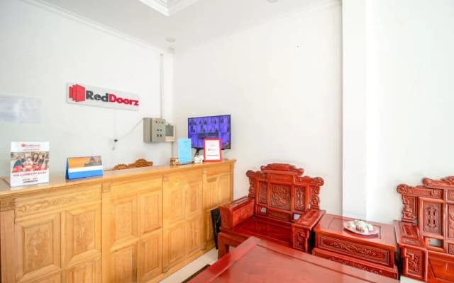 RedDoorz Plus near Phan Xich Long - photo 2