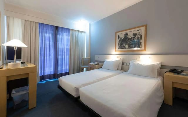 Dorian Inn Hotel - photo 4