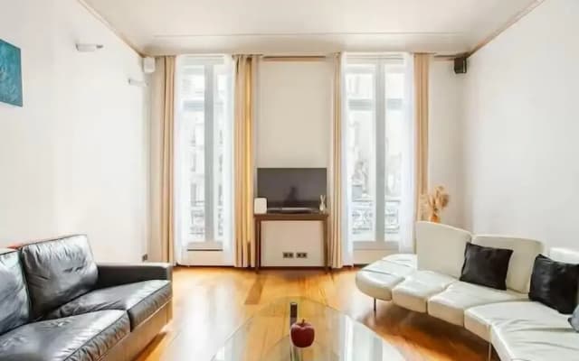 Le Marais & Place de la Republique 3BR - photo 2