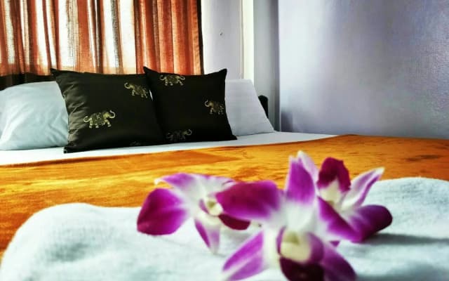 Na Banglampoo Hotel - photo 2