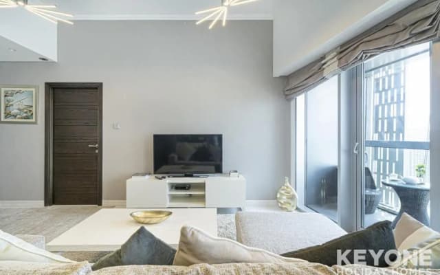 KeyOne - 1BR in Cayan Tower - photo 3
