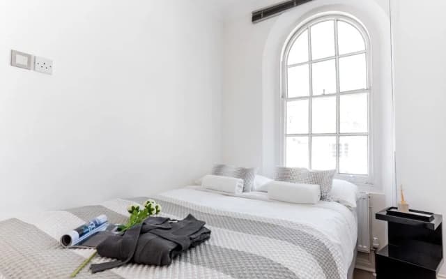 Gloucester Terrace by Lime Street - photo 4