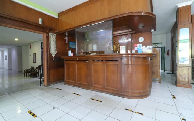 Hotel Huswah - photo 2