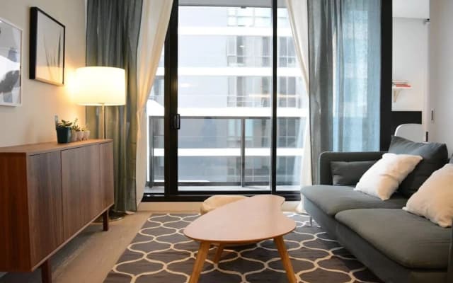 Deluxe Melbourne Empire Apartment - photo 3