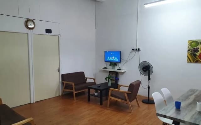 OYO Home 90402 Lumut Guest House - photo 4