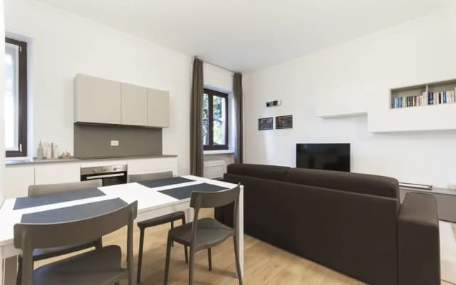 Beautiful Flat in Milano Center - photo 2