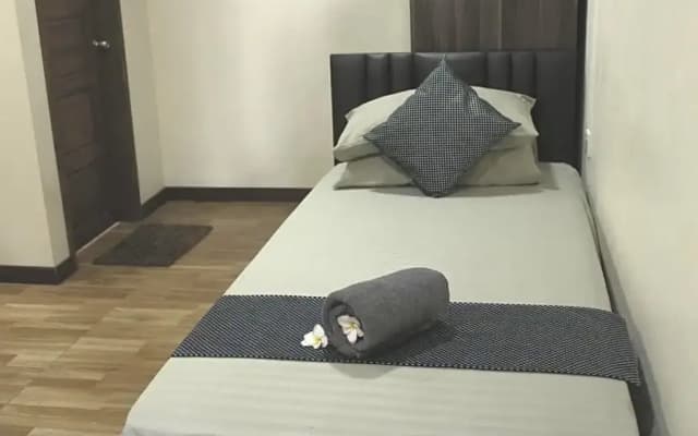 Daisy Cottage Dhangethi - photo 3