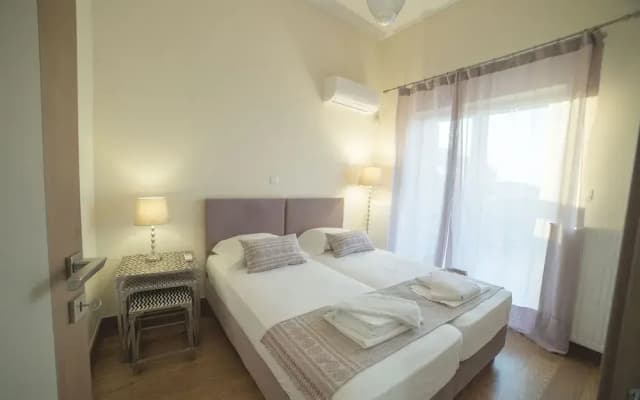 Stunning 2 bedroom house with amazing view - photo 4